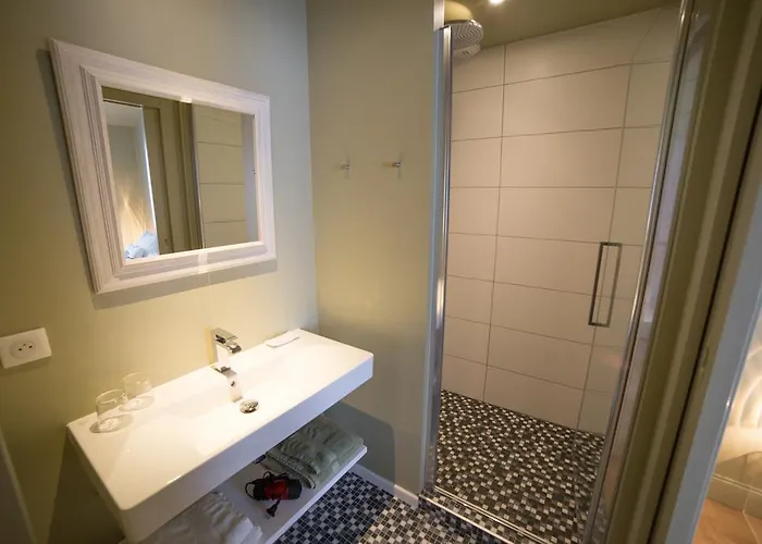 D'hotes Arima Guest house